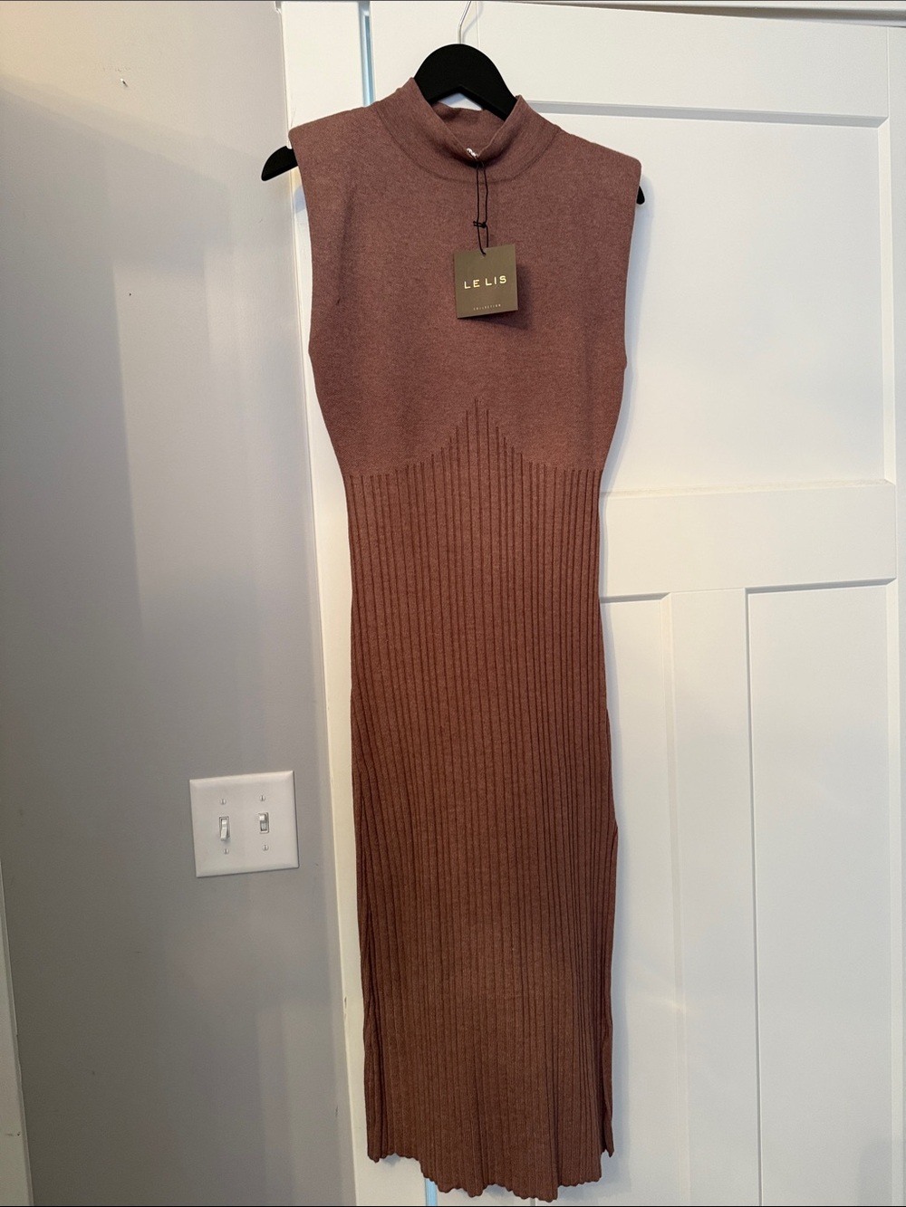 LE LIS Sleeveless Rib Knit Midi Dress - Mauve Brown
